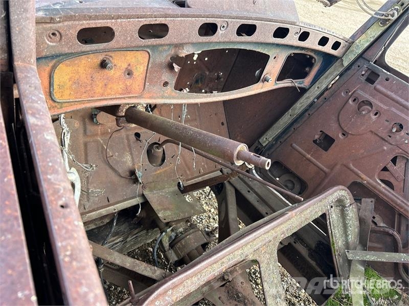 Antique Car (Inoperable) Outros Florestal