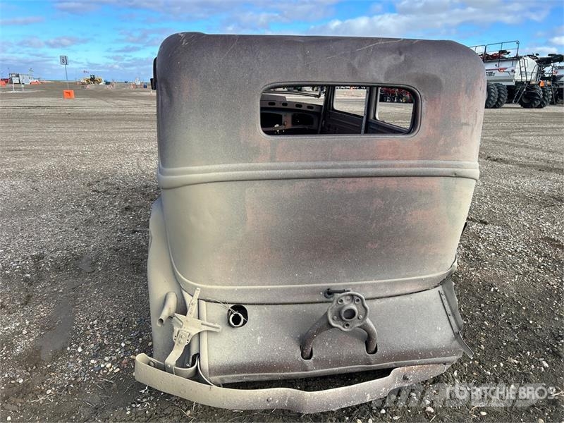 Antique Car (Inoperable) Outros Florestal