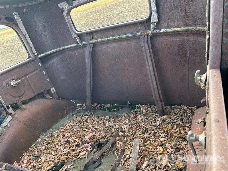 Antique Car (Inoperable) Outros Florestal