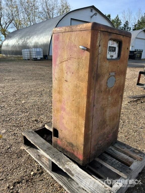 Antique Fuel Pump Egyéb mezőgazdasági gépek