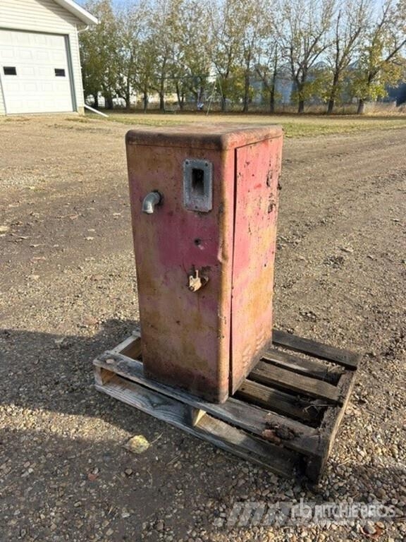 Antique Fuel Pump Egyéb mezőgazdasági gépek