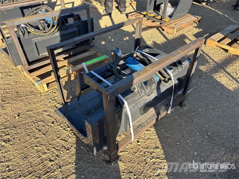Anton Equipment MINI-HYWD 49 in Skid Steer Grapple Grappin