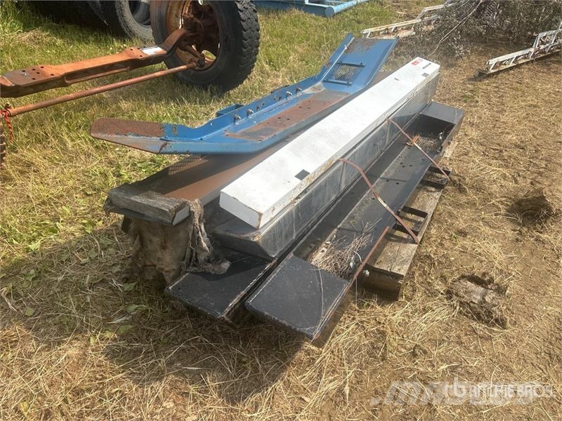 Approx. (8) Heavy Truck Bumper Ostale kargo komponente