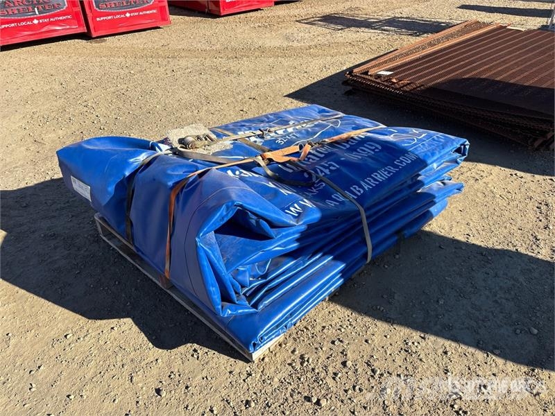  Aqua-Barrier 32 ft x 17 ft Water Inflated Dam معدات البناء - غير ذلك