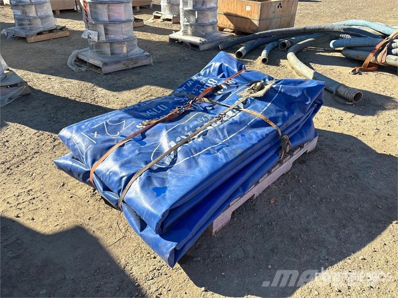  Aqua-Barrier 32 ft x 17 ft Water Inflated Dam معدات البناء - غير ذلك