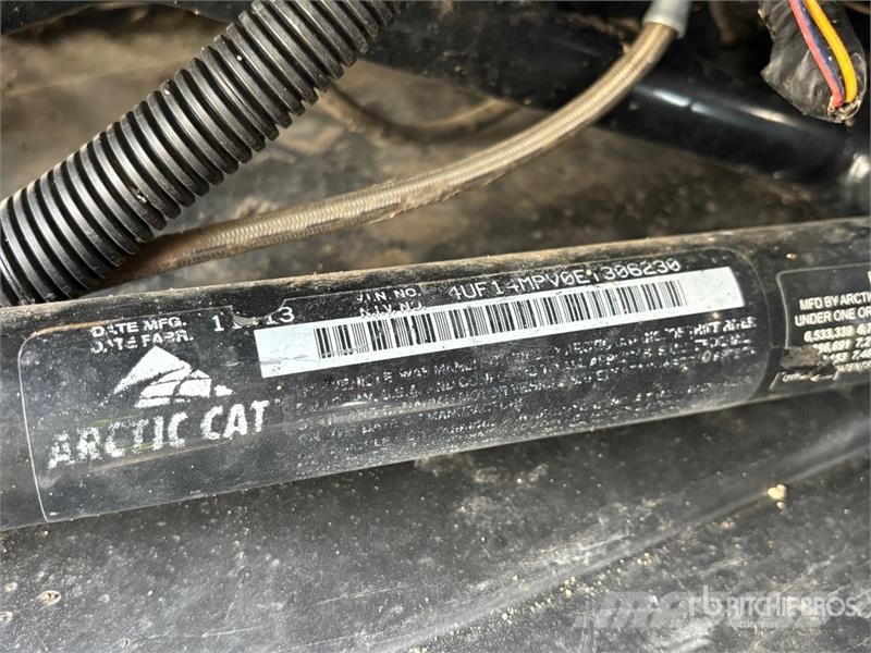 Arctic Cat 4x4 Side By Side سيارات