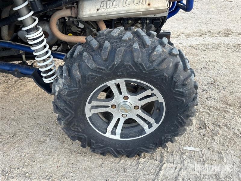 Arctic Cat 4x4 Side By Side سيارات