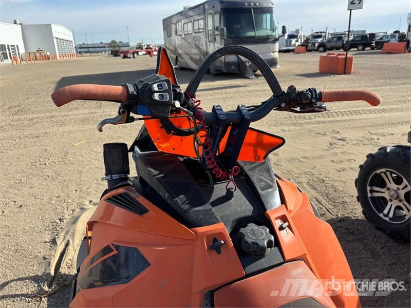 Arctic Cat Snowmobile Motoros szánok