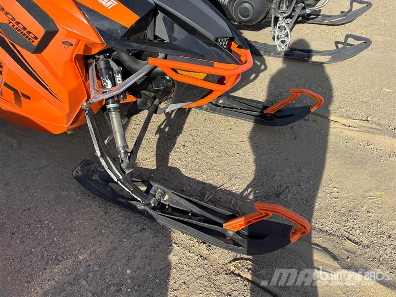 Arctic Cat Snowmobile Motoros szánok