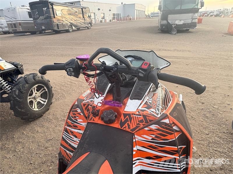 Arctic Cat Snowmobile Motoros szánok