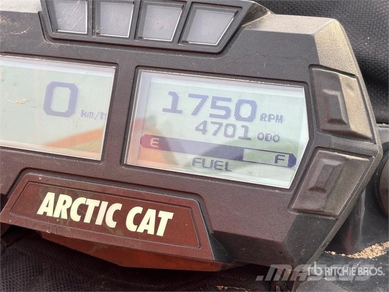 Arctic Cat Snowmobile Motoros szánok