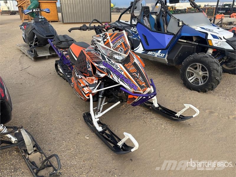 Arctic Cat Snowmobile Motoros szánok