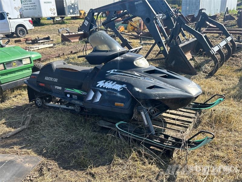 Arctic Cat Wildcat 700 Snowmobile (Inoperable) スノーモービル