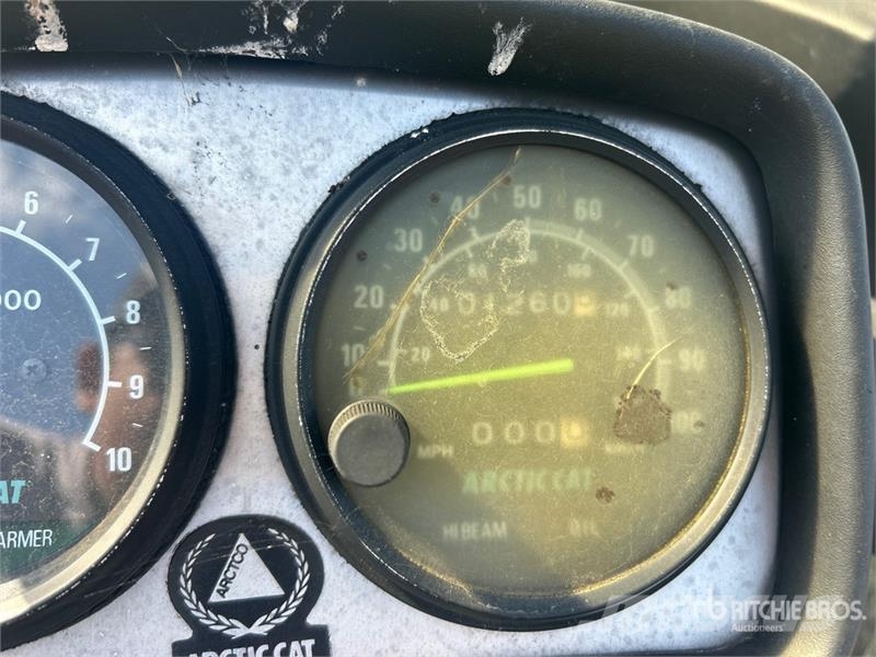 Arctic Cat Wildcat 700 Snowmobile (Inoperable) スノーモービル