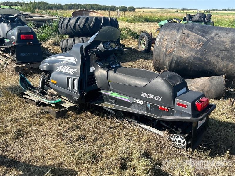 Arctic Cat Wildcat 700 Snowmobile (Inoperable) スノーモービル