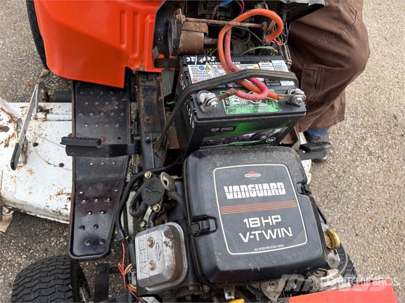 Ariens GT18 4x2 Ride-On Lawn Mower Mobil çim biçme makineleri