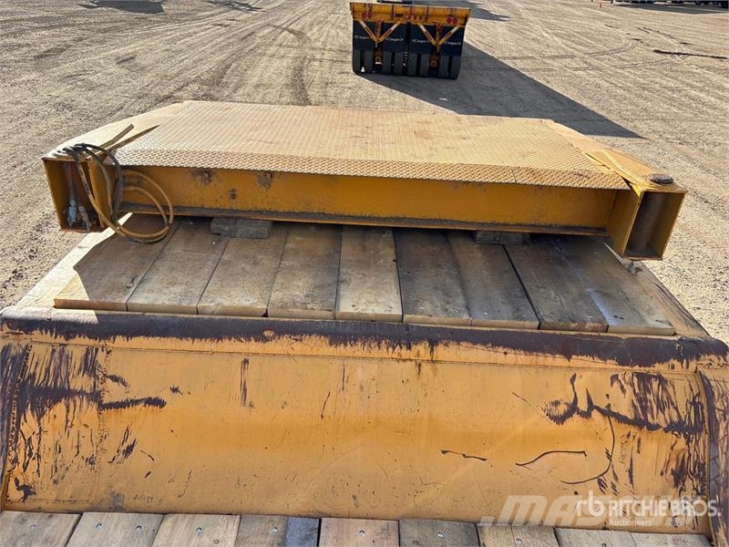 Arnes 16-Wheel Lowboy Trailer Низкорамные прицепы