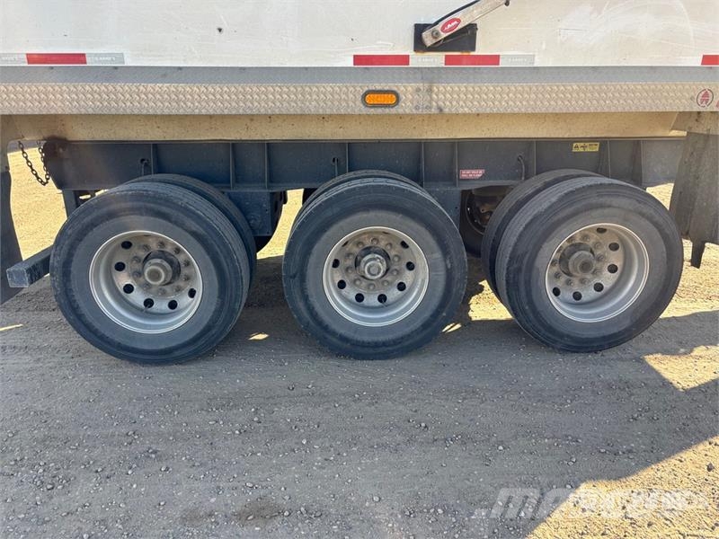 Arnes 17 ft Tri/A Pup Dump Trailer Самоскиди