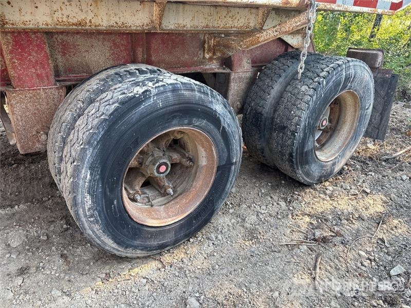 Arnes 27 ft T/A Armour Rock End Dump Trailer Przyczepy wywrotki