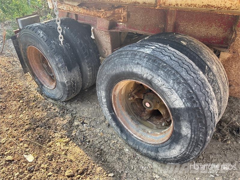 Arnes 27 ft T/A Armour Rock End Dump Trailer Przyczepy wywrotki
