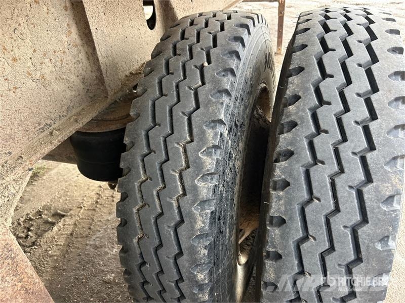 Arnes 30 ft T/A End Dump Trailer Kipper