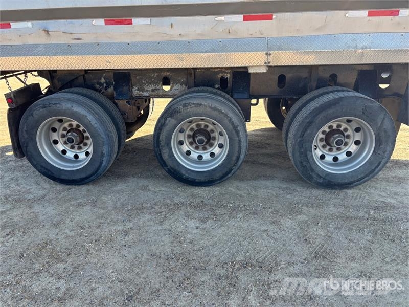 Arnes 31 ft Tri/A End Dump Trailer Самоскиди