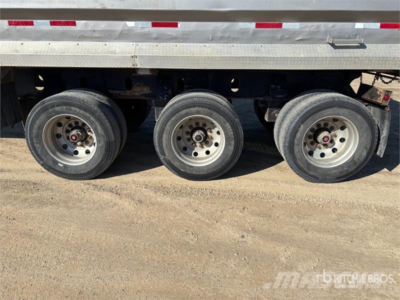 Arnes 31 ft Tri/A End Dump Trailer Самоскиди