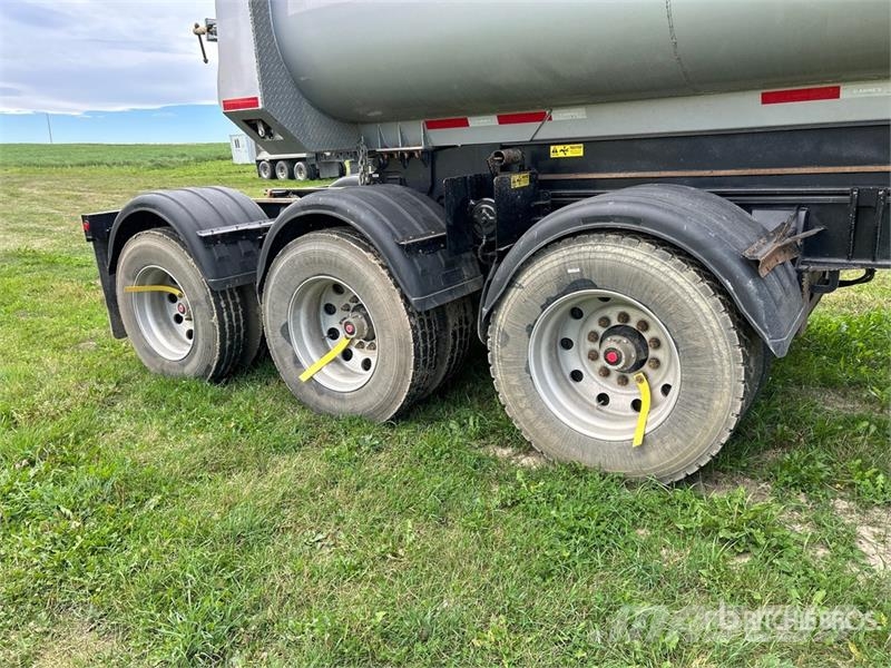 Arnes 33 ft Tri/A End Dump Trailer Kipper