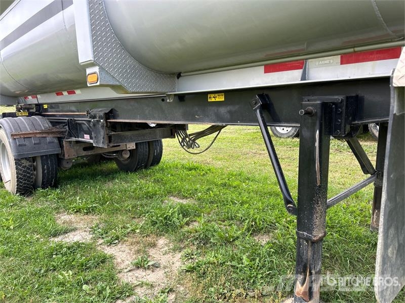 Arnes 33 ft Tri/A End Dump Trailer Kipper