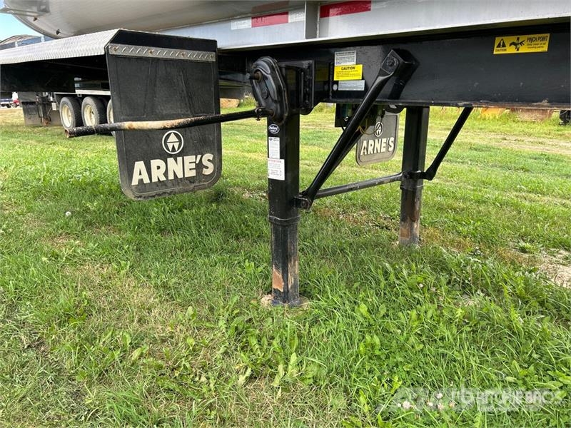 Arnes 33 ft Tri/A End Dump Trailer Kipper