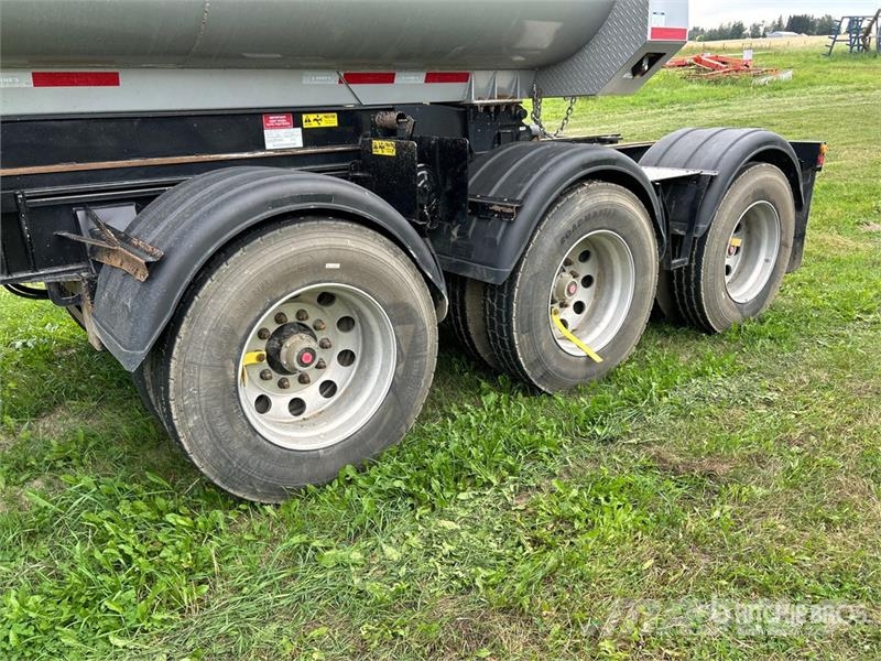 Arnes 33 ft Tri/A End Dump Trailer Kipper