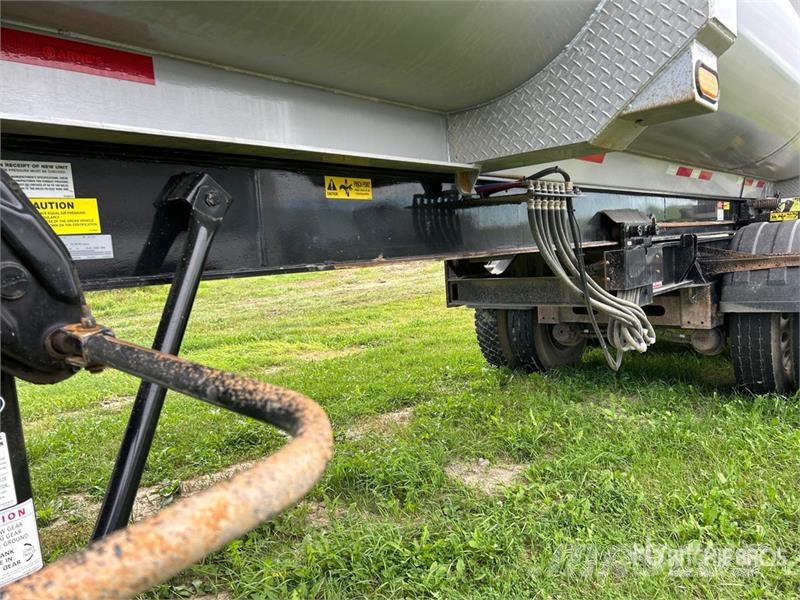 Arnes 33 ft Tri/A End Dump Trailer Kipper