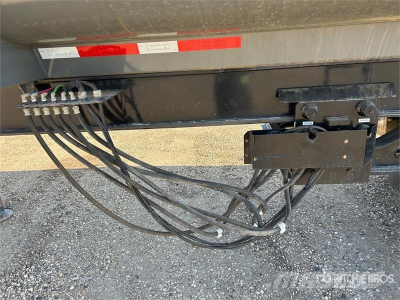 Arnes 374 TR Tri/A Sliding Trombone End Dump Trailer Remorque benne