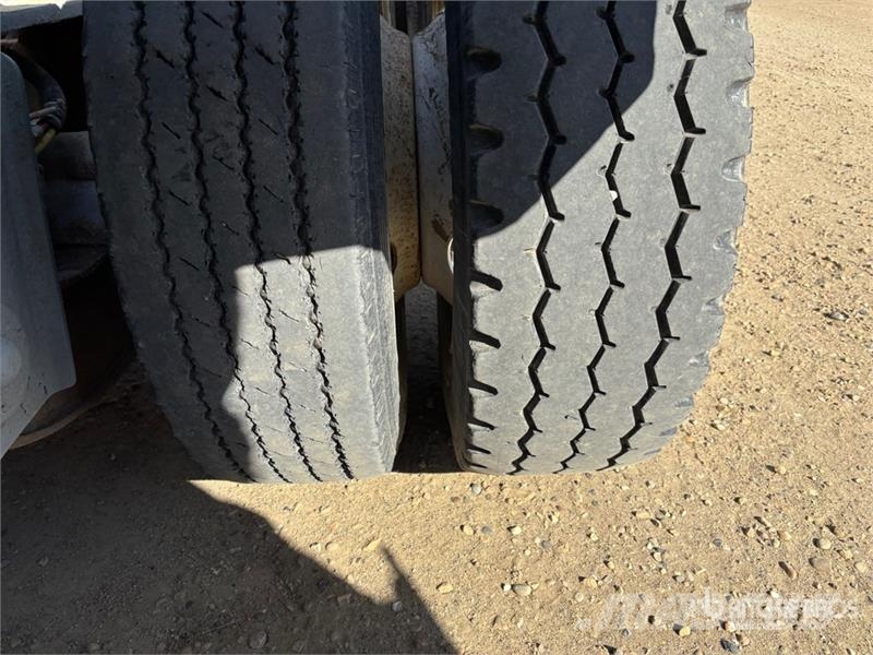 Arnes Tri/A Heavy Spec Lowboy Trailer Góndola de cama rebajada
