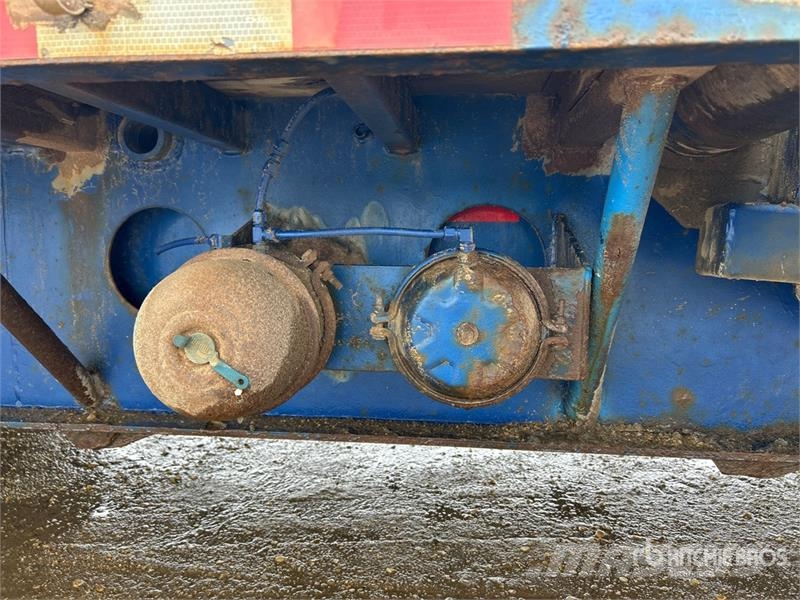 Arrow 40 t Tri/A 52 ft - 60 ft Extendable Trombone Step Low loaders