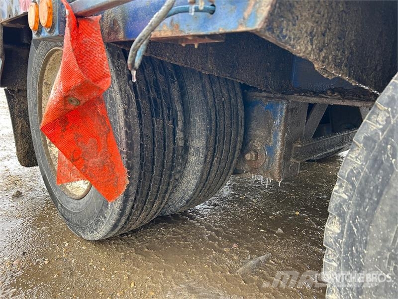 Arrow 40 t Tri/A 52 ft - 60 ft Extendable Trombone Step Low loaders