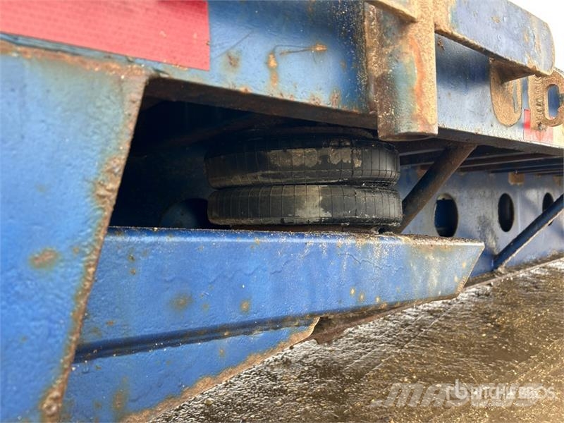 Arrow 40 t Tri/A 52 ft - 60 ft Extendable Trombone Step Low loaders