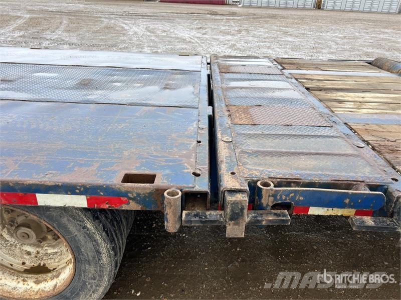 Arrow 40 t Tri/A 52 ft - 60 ft Extendable Trombone Step Low loaders