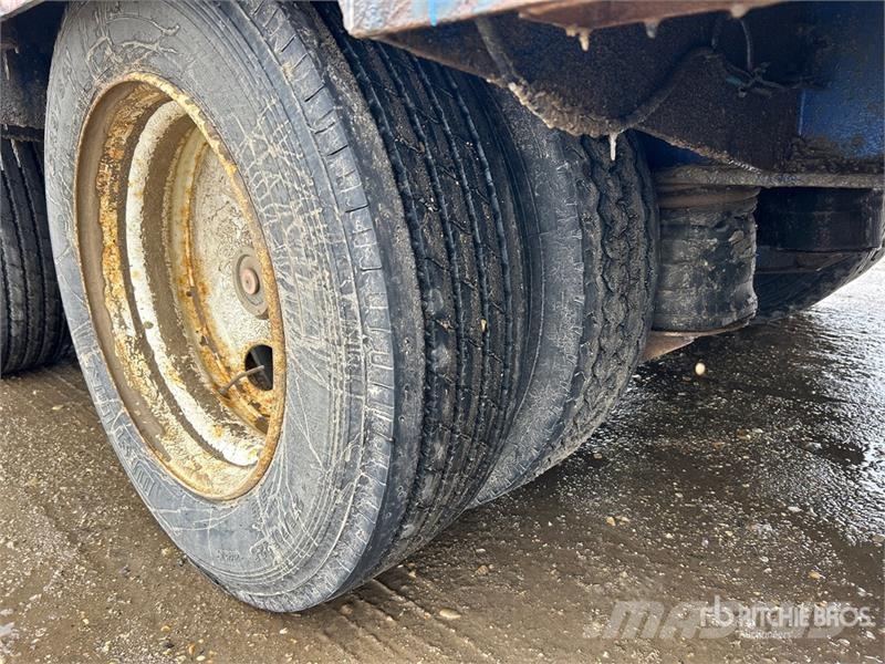 Arrow 40 t Tri/A 52 ft - 60 ft Extendable Trombone Step Low loaders