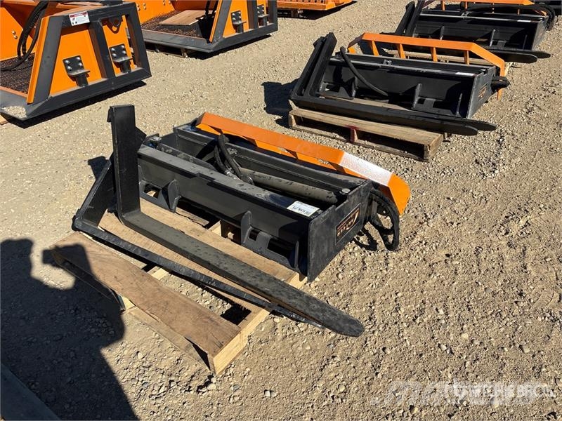 Arteer HPF-48L 48 in Hydraulic Skid Steer Forks (Unused) Vidlica