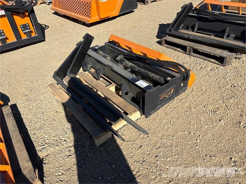 Arteer HPF-48L 48 in Hydraulic Skid Steer Forks (Unused) Vidlica