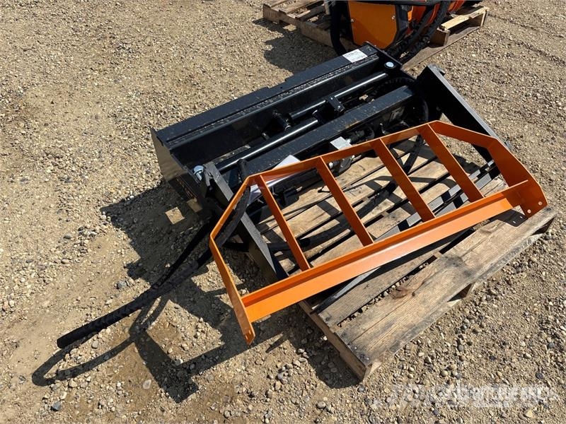 Arteer HPF-48L 48 in Hydraulic Skid Steer Forks (Unused) Widły