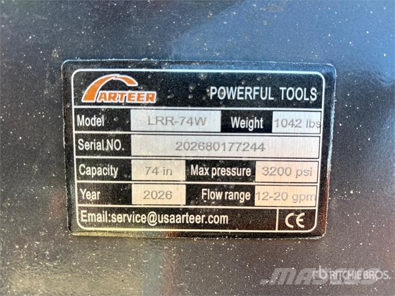 Arteer LRR-74W 74 in Skid Steer Landscape Rake (Unused) Rastrillos y henificadores