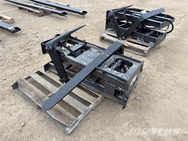 Arteer RPT-42L 42 in Rotating Hydraulic Skid Steer Forks Forquilhas