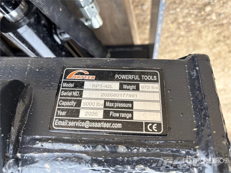 Arteer RPT-42L 42 in Rotating Hydraulic Skid Steer Forks  Forquilhas