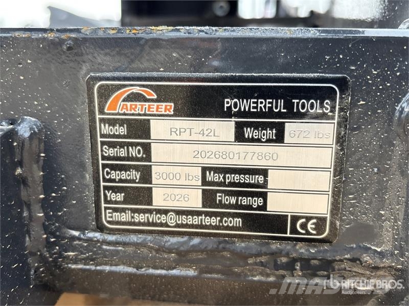 Arteer RPT-42L 42 in Rotating Hydraulic Skid Steer Forks Forquilhas