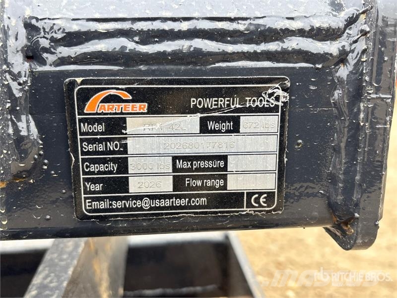 Arteer RPT-42L 42 in Rotating Hydraulic Skid Steer Forks  Forquilhas