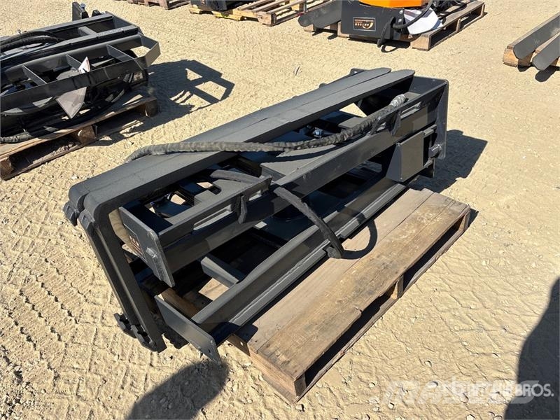 Arteer RPT-42L 60 in Rotating Hydraulic Skid Steer Forks Garfos