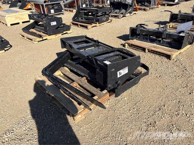 Arteer RPT-42L 60 in Rotating Hydraulic Skid Steer Forks Vidlica