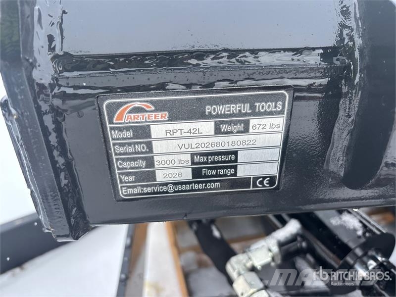 Arteer RPT-42L 60 in Rotating Hydraulic Skid Steer Forks Widły